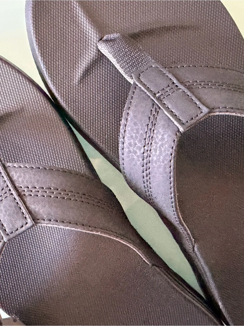 (New) Reef Men’s 9, Black Sandals, Cushion Phantom Flip-Flop & Thong